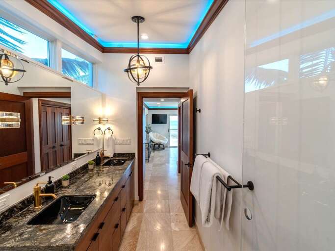 Grand Suite Bathroom.