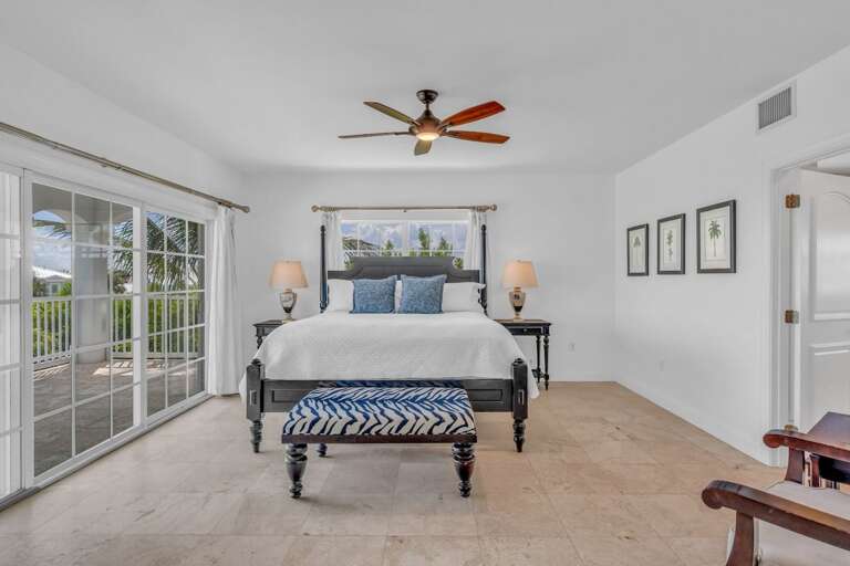 Bedroom 5: Master bedroom with King bed & en suite bath