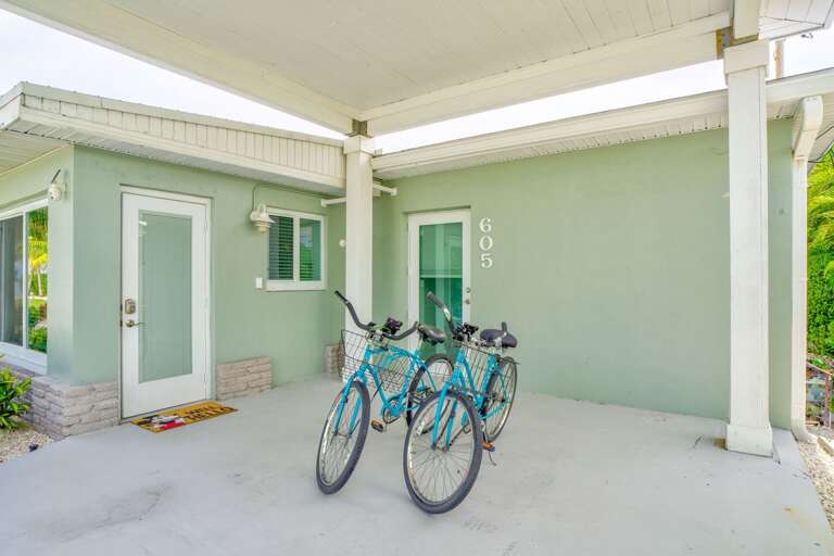 Enjoy easy, stylish rides with these beach cruiser bikes included at this luxury Marathon vacation home, ideal for exploring local trails and nearby beaches.