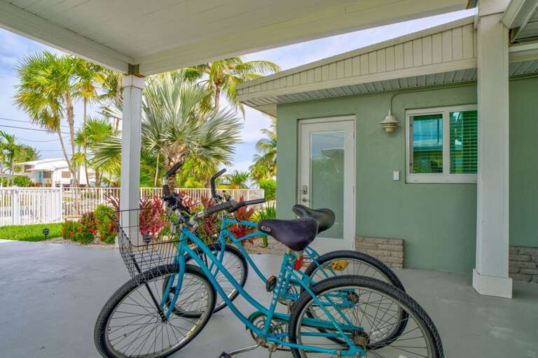 Explore the scenic Florida Keys on these two cruiser bikes provided for guest use, perfect for leisurely rides along Marathon's beautiful coastline.