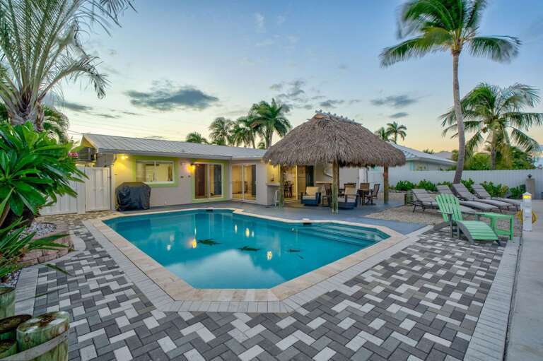 Outdoor shower and lounging space near private pool in Key Colony Beach Florida Keys vacation rental. Outdoor shower and lounging space near private pool in Key Colony Beach Florida Keys vacation rental.