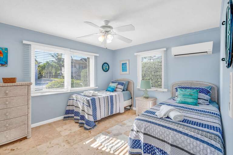 Twin bedroom perfect for kids at Key Colony Beach Florida Keys family-friendly vacation rental. Twin bedroom perfect for kids at Key Colony Beach Florida Keys family-friendly vacation rental.