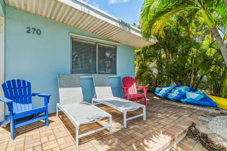 Two single kayaks are available for guest use, adding even more fun to your waterfront stay in Key Colony Beach.