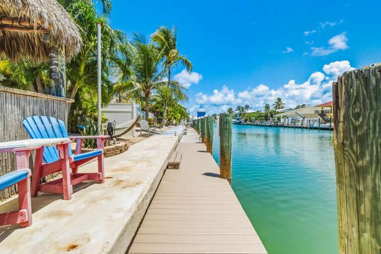 This Key Colony Beach vacation rental includes 37.5 feet of seawall dockage, with nearby water and a 15 amp power outlet for added boating convenience.