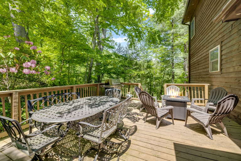 Dine Al Fresco On the Back Deck