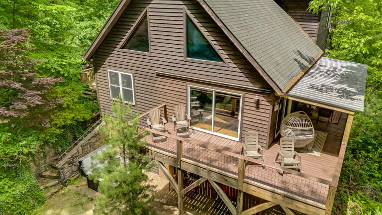Welcome To Asheville Town Cabin!