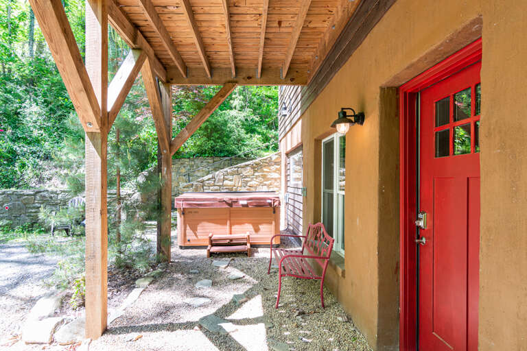 Welcome to Asheville Town Cabin