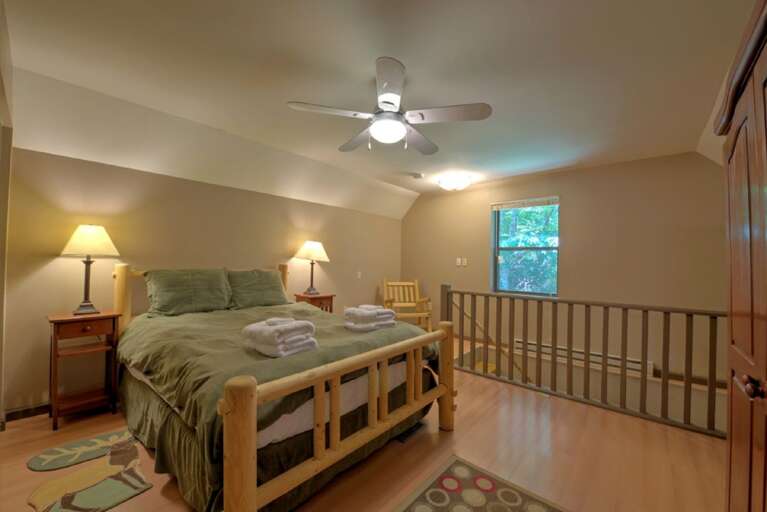 Main Suite - Bedroom 2  - Queen Bed, Upper Level