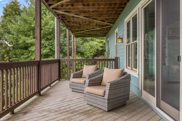 Lower Level Covered Deck w/ Seating