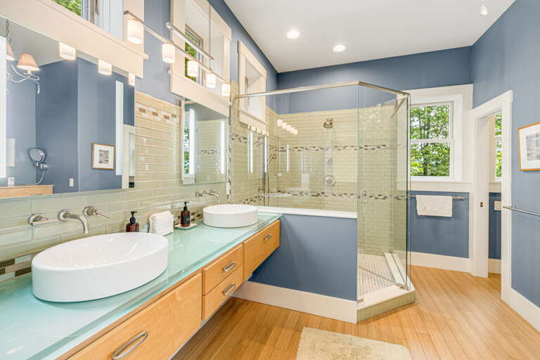 Main Suite/Bedroom One - Attached Shower Bath