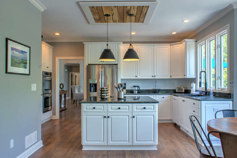 Breakfast Area - Fully Equipped Kitchen Breakfast Area - Fully Equipped Kitchen