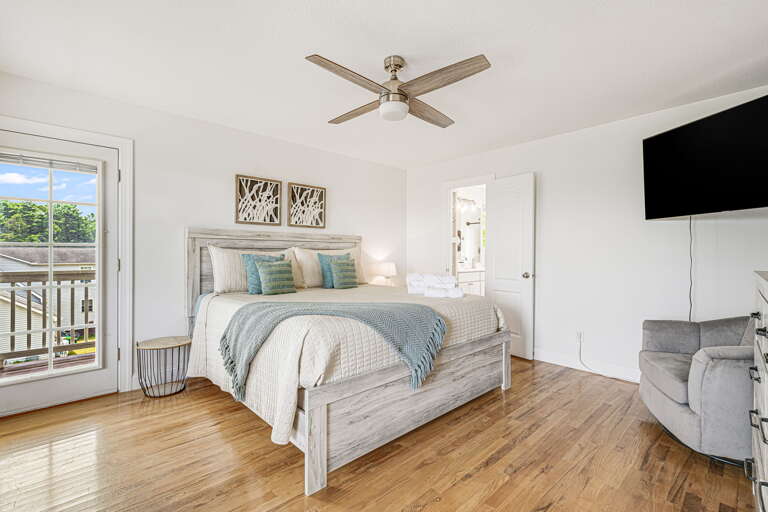 Main Level - Bedroom One - King Bed w/ Front Porch Access & Attached Full Bath