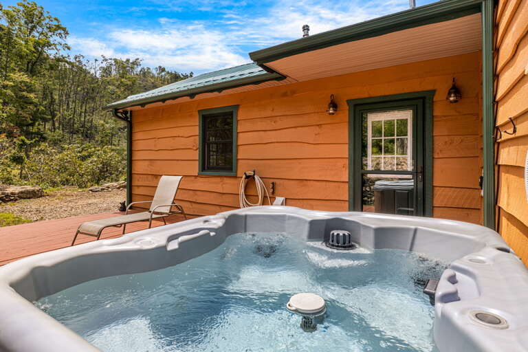 Guest Cabin - Private Second Hot Tub