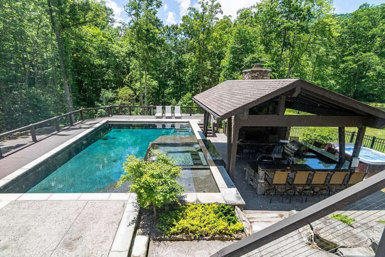 Cool Stream Lodge (Pre-Hurricane Helene)