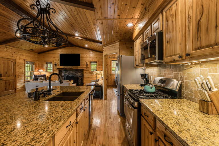 Guest Cabin - Full Equipped Kitchen w/ Stainless Steel Appliances