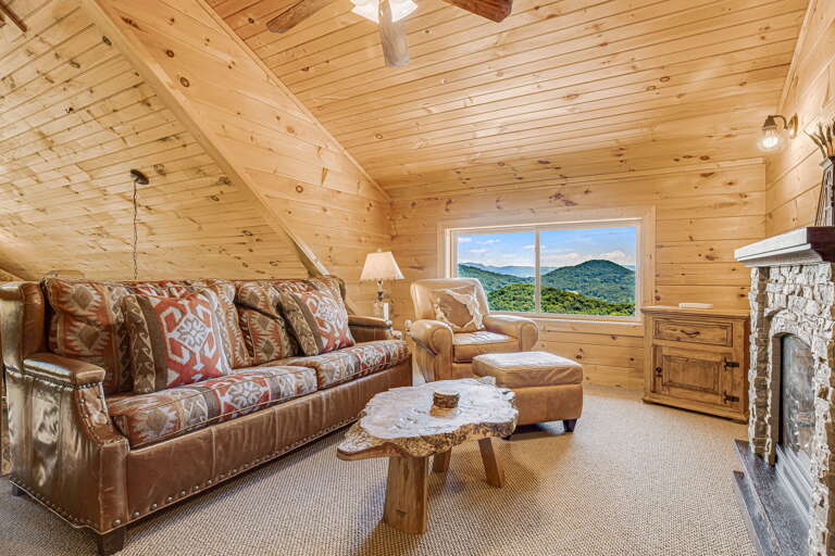 Seating Area w/ Beautiful Mountain Views