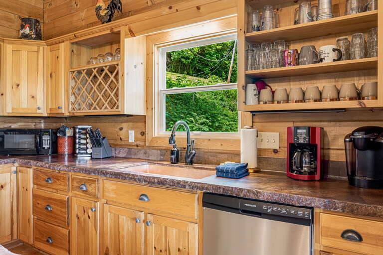 Gourmet Kitchen w/ Coffee Brewer & Keurig