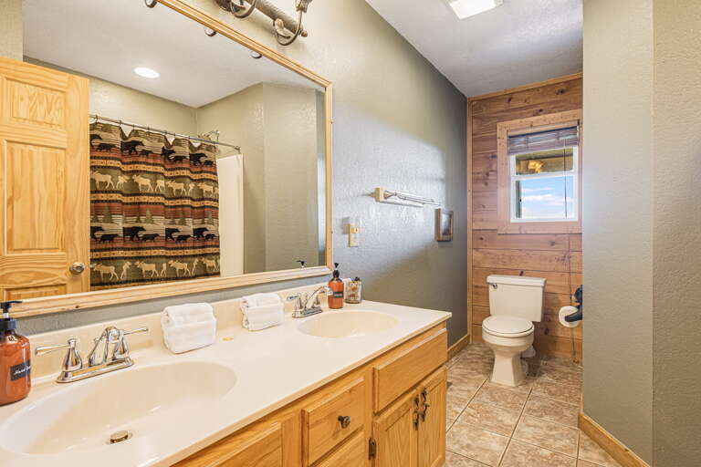 Main Level - Shared Full Bath - w/ Dual Vanity