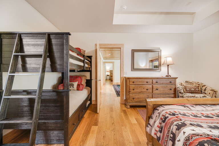 Main Suite/Bedroom Four - King Bed & 2 Twin Beds (Bunks)