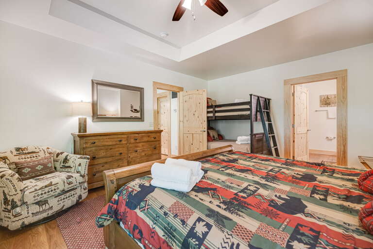 Main Suite/Bedroom Five - King Bed & 2 Twin Beds (Bunks)