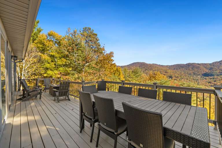 Deck w/ Dining Area