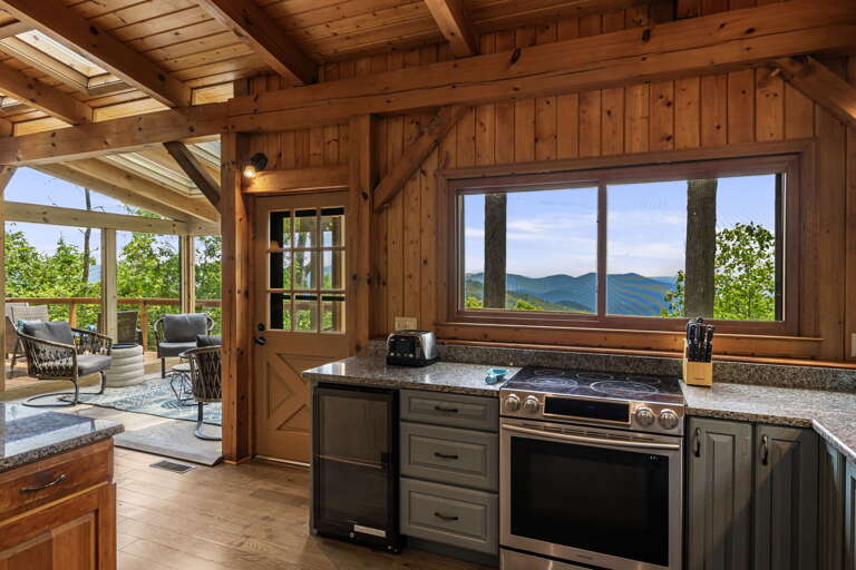 Fully Equipped Kitchen with Views Fully Equipped Kitchen with Views