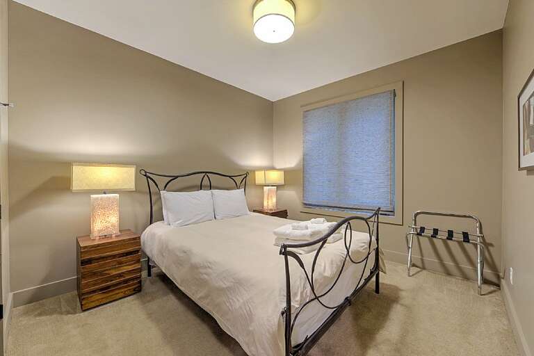 Bedroom 2 - Queen Bed, Main Level