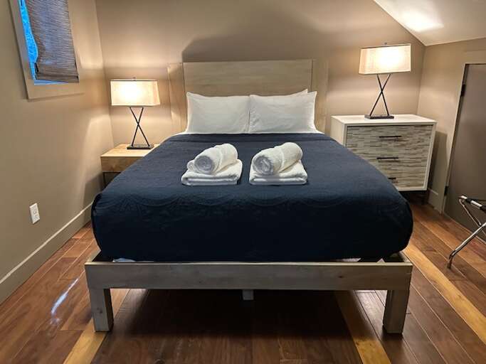 Bedroom 5 - 1 Queen Bed & 1 Twin Bed, Upper Level