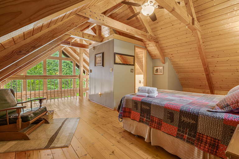 Upper Level Loft w/ Reading Nook & Attached Full Bath