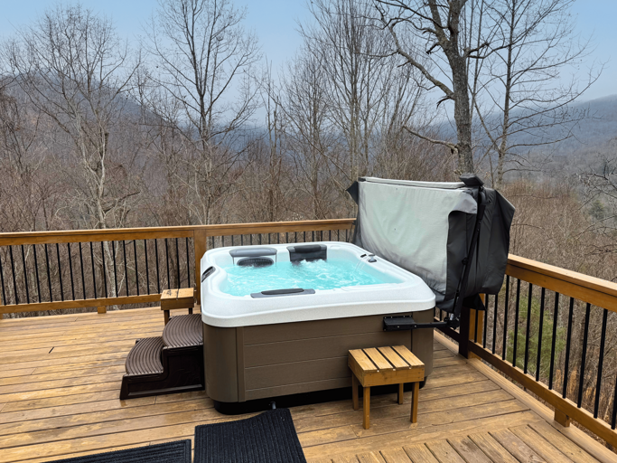Hot Tub (Winter)