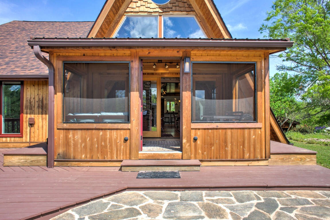 Trail Time Beautiful 5 Bedroom Cabin for 12 Guests in Weaverville, NC