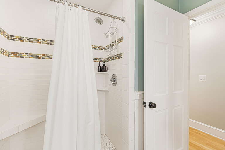 Shared Shower Bath