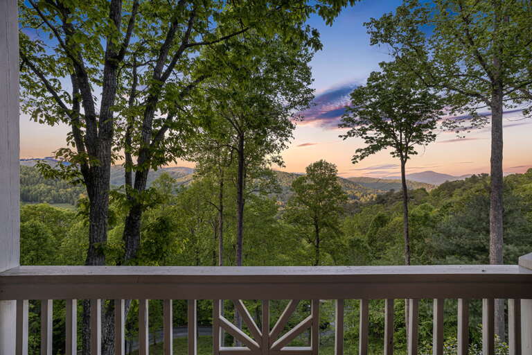 Start your Mountain Retreat at Vista View Lodge