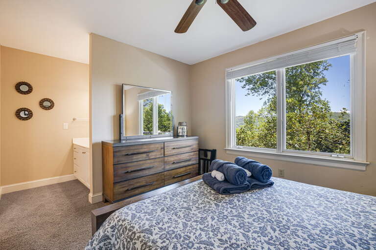 Bedroom Five - Queen Bed w/ Attached Full Bath
