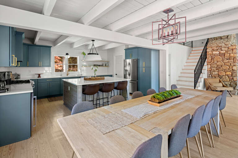 Dining Area/Fully Equipped Kitchen Dining Area/Fully Equipped Kitchen