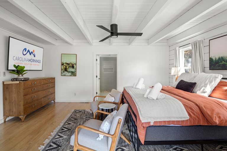 Main Suite/Bedroom One - Queen Bed Main Suite/Bedroom One - Queen Bed