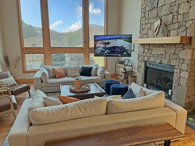 Living Area w/ Gas Fireplace