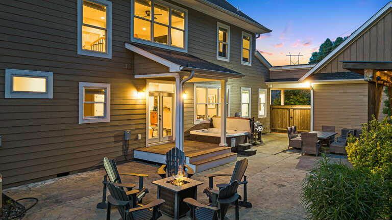 Outdoor Recreation and Dining Area