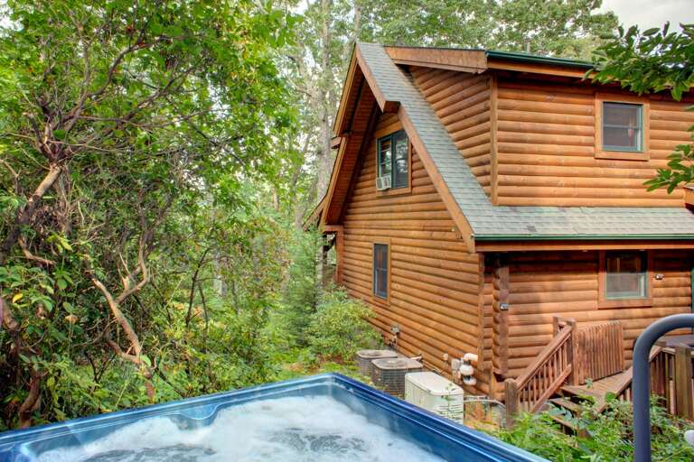 Hot Tub with Step Up Railing
