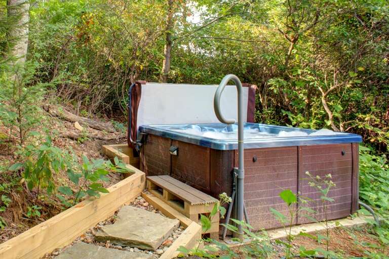 Hot Tub with Step Up Railing