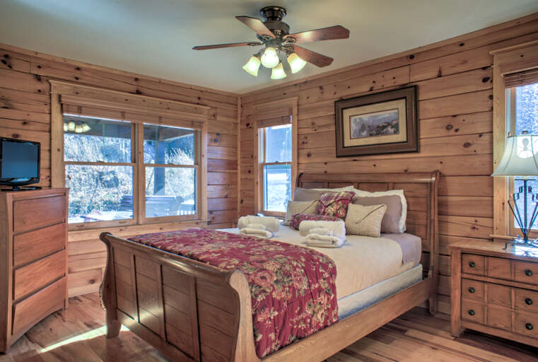 Main Level - Main Suite/Bedroom One - Queen Bed w/ attached Full Bath