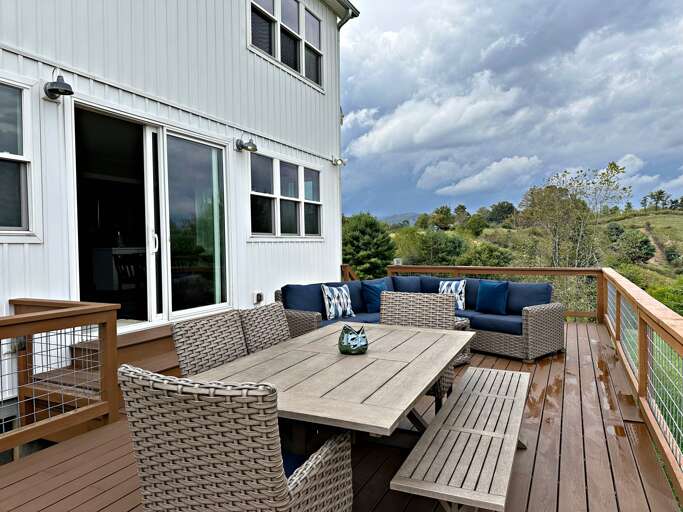 Deck w/ Dining & Seating