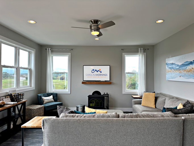 Living Area w/ Smart TV