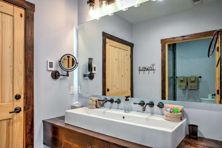 Shared Shower Bath