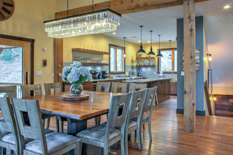 Dining Area Dining Area