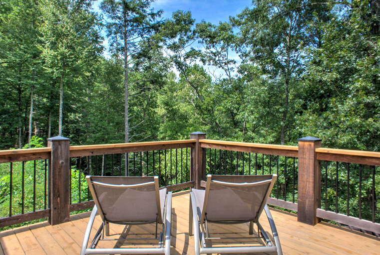 Enjoy Peaceful Wooded Surroundings Enjoy Peaceful Wooded Surroundings