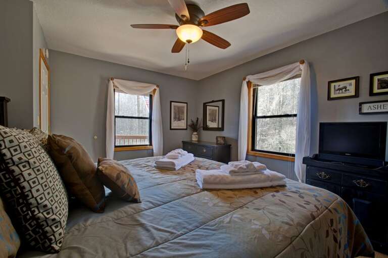 Bedroom 1 - King Bed, Main Level