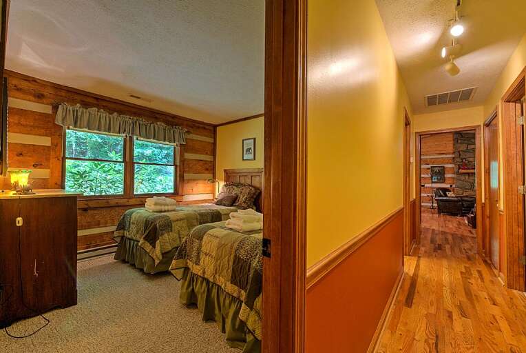 Bedroom 3 - 2 Twin Beds, Main Level 