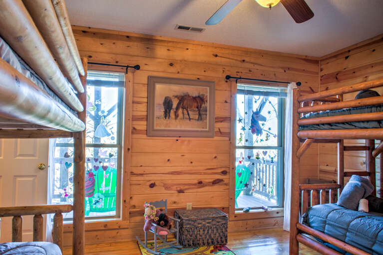 Bonus Bedroom - 2 Twin Beds (Bunk)