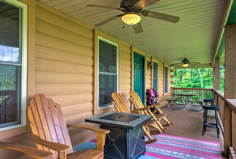 Covered Deck w/ Seating